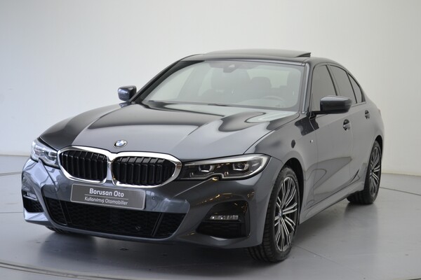 BMW 320i Sedan