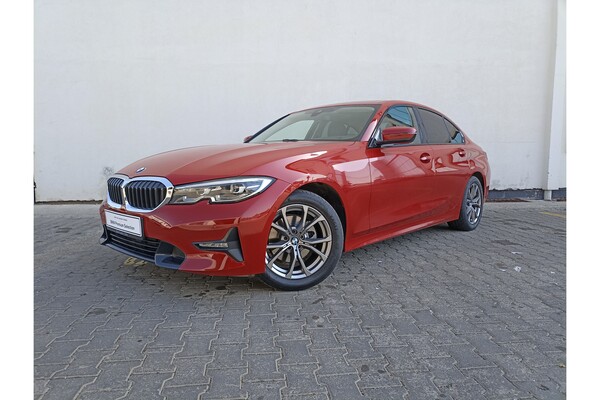 BMW 320i Sedan