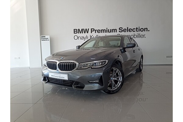 BMW 320i Sedan